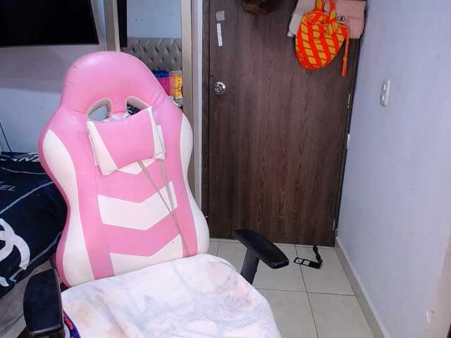 MadyKolemam live cam on BongaCams