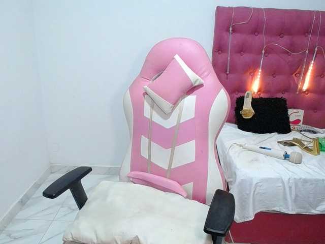 MadyKolemam live cam on BongaCams
