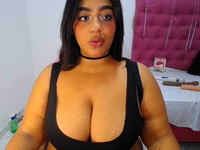 MadyKolemam live cam on BongaCams