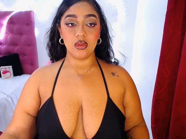 MadyKolemam live cam on BongaCams