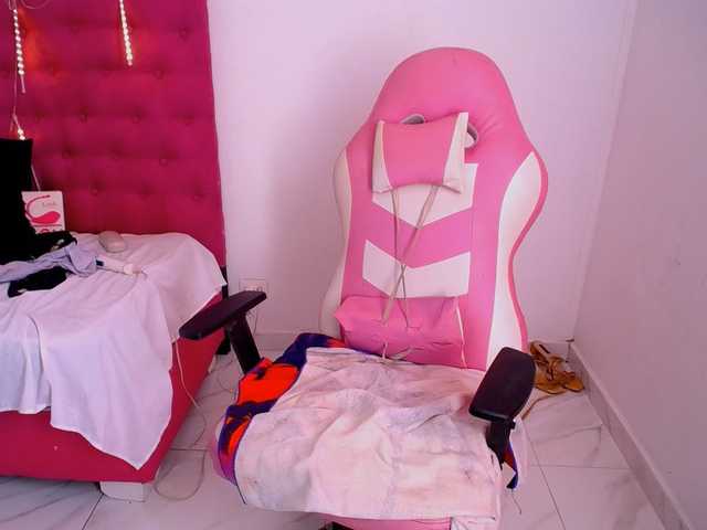 MadyKolemam live webcam show