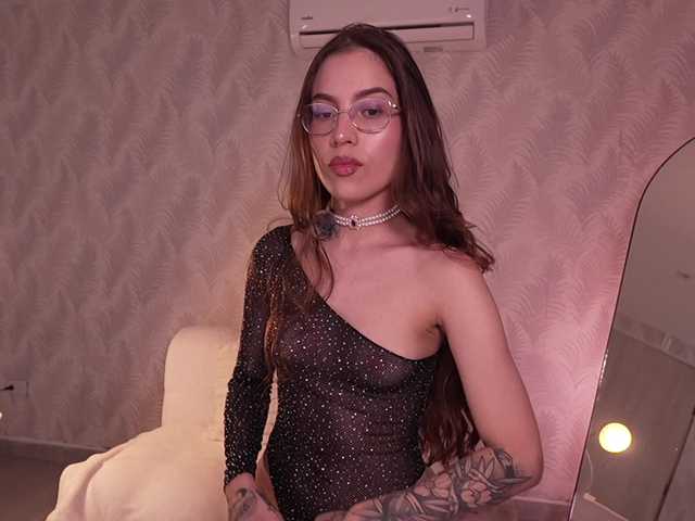MarianneLane live cam preview