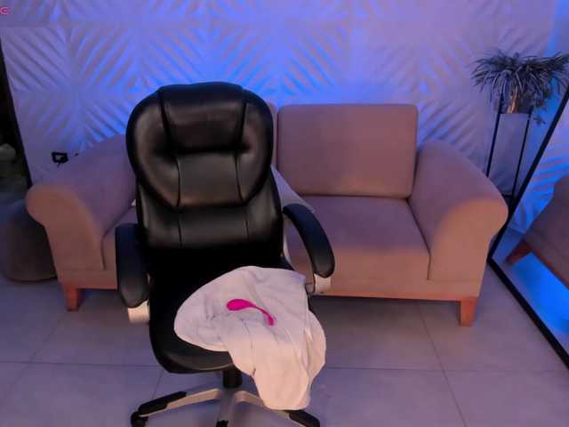 CarolineGrace, en vivo ahora en BongaCams