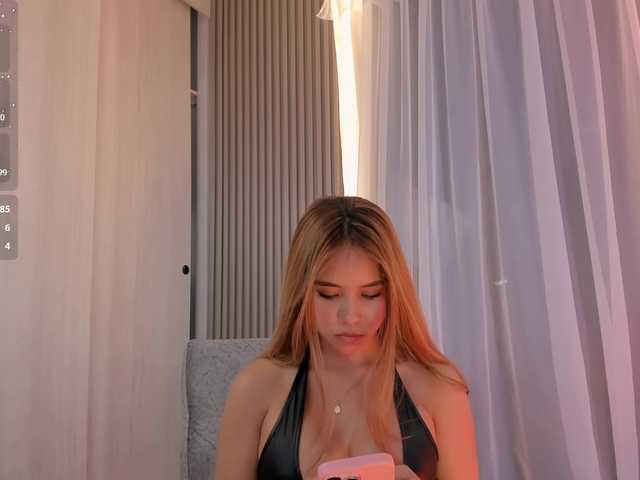 CarolineGrace live cam on BongaCams