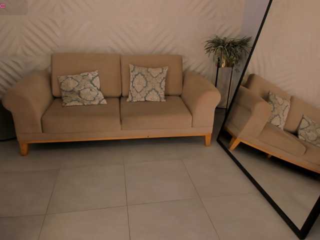 CarolineGrace live cam on BongaCams