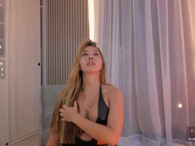 CarolineGrace live cam on BongaCams