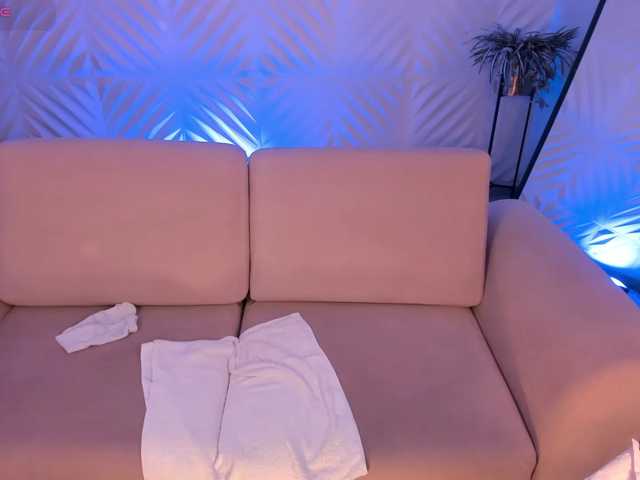 CarolineGrace live cam preview