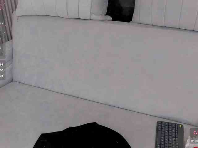 CarolineGrace webcam