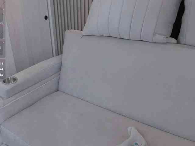 CarolineGrace webcam