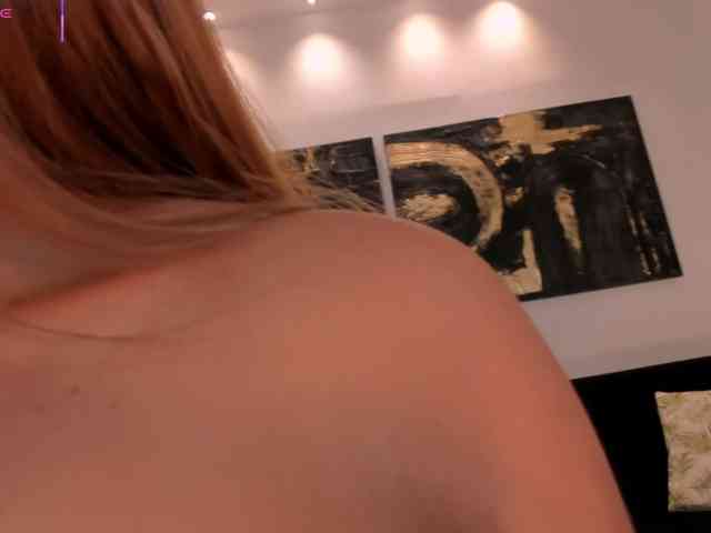 CarolineGrace webcam