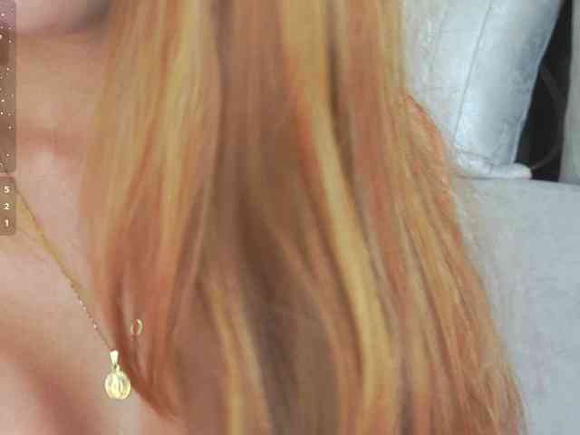 CarolineGrace webcam