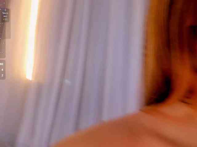CarolineGrace webcam