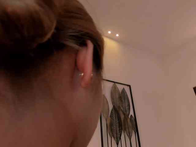 CarolineGrace webcam