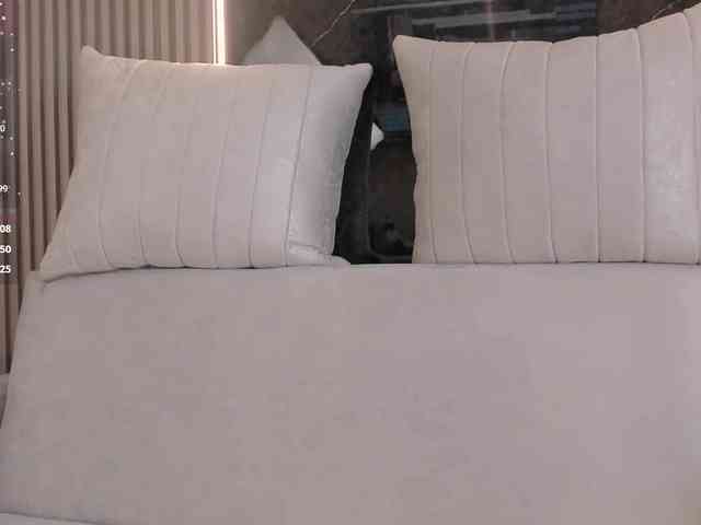 CarolineGrace webcam