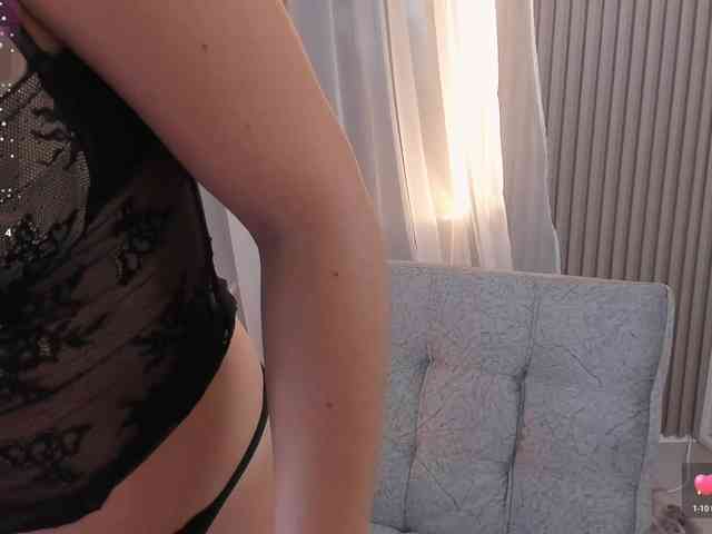 CarolineGrace webcam