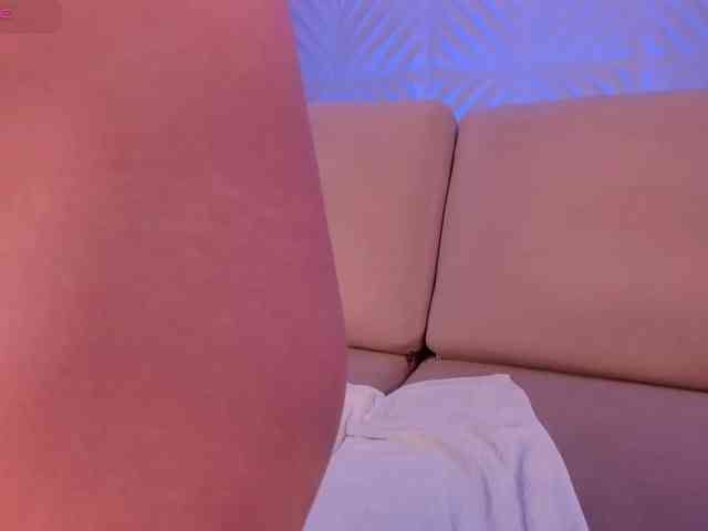 CarolineGrace webcam