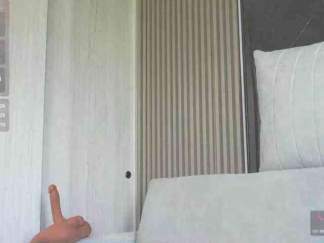 CarolineGrace webcam