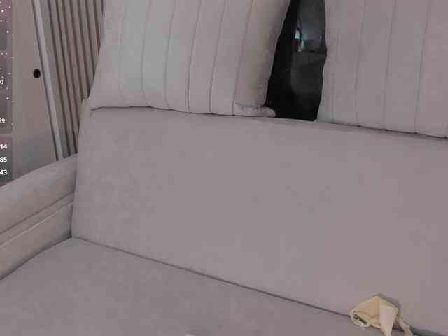 CarolineGrace webcam