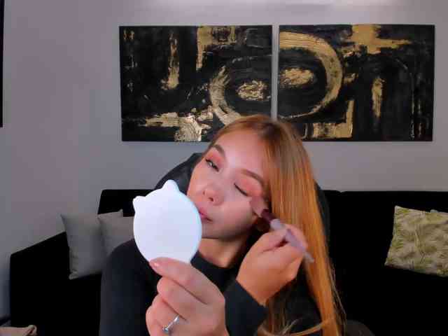 CarolineGrace webcam