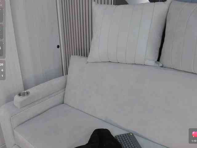 CarolineGrace webcam
