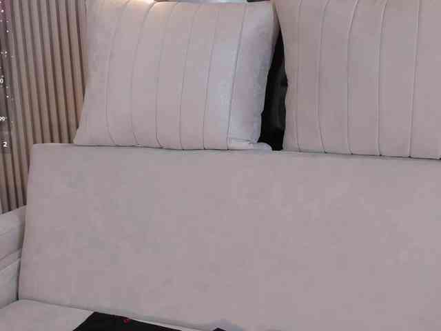 CarolineGrace webcam