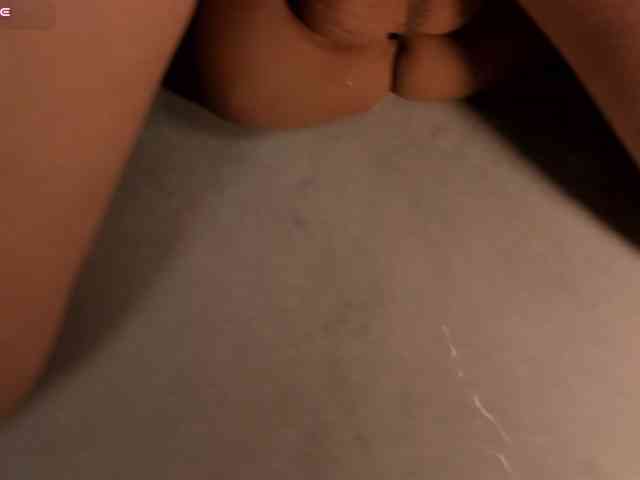 CarolineGrace webcam