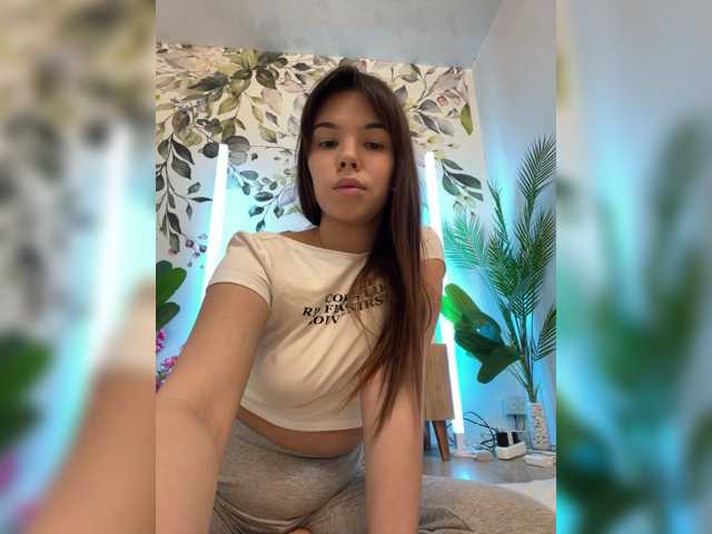 hi-bounty live cam on BongaCams