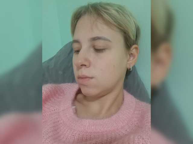 -kisulay- live cam on BongaCams