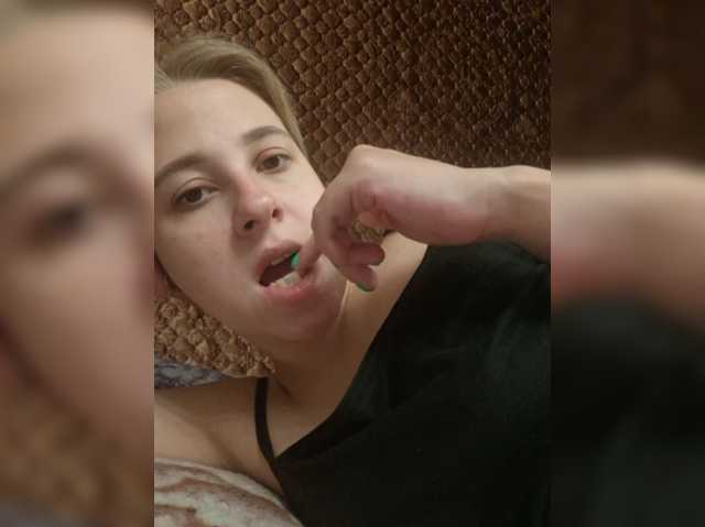 -kisulay- live cam on BongaCams