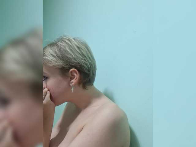 -kisulay- live cam on BongaCams