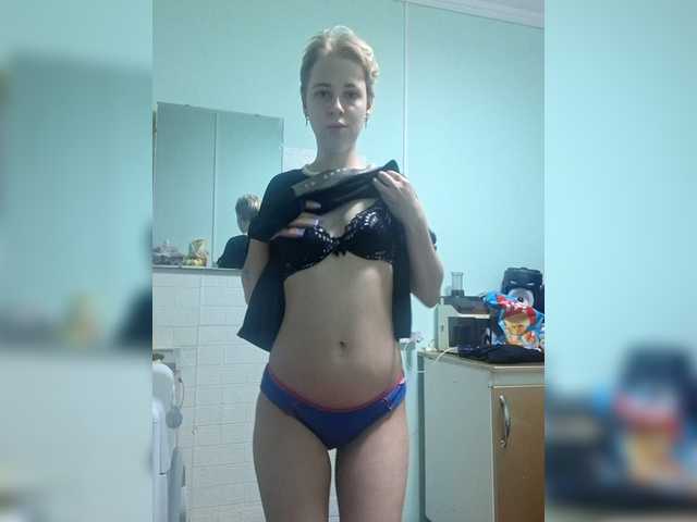 -kisulay- live cam on BongaCams