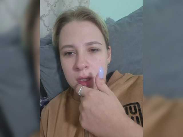 -kisulay- live cam on BongaCams
