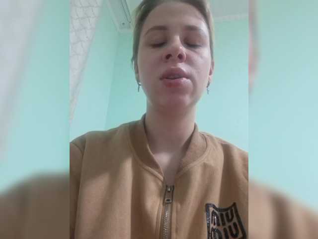 -kisulay- live cam on BongaCams