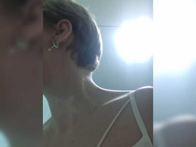 -kisulay- live cam on BongaCams