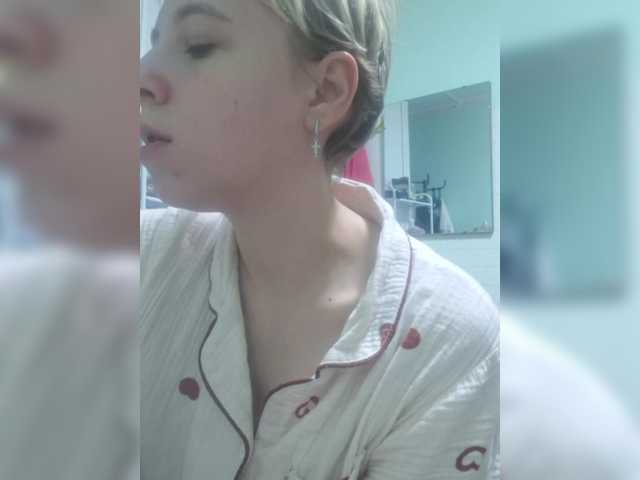 -kisulay- live cam on BongaCams