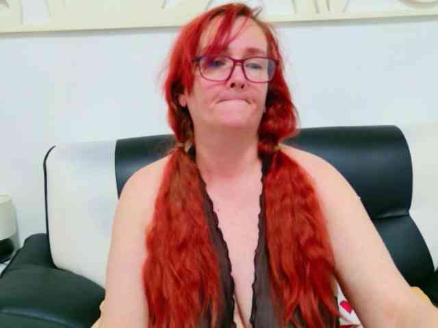 Modella: SinFulTitsDD