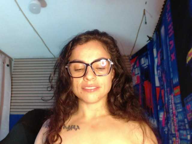 rosse2504 live cam on BongaCams
