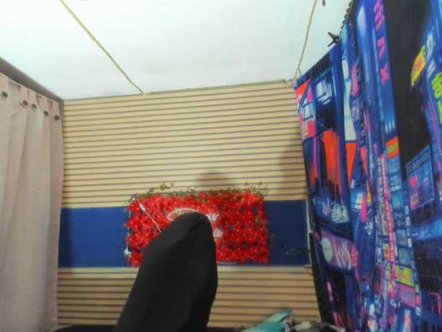 rosse2504 live cam on BongaCams