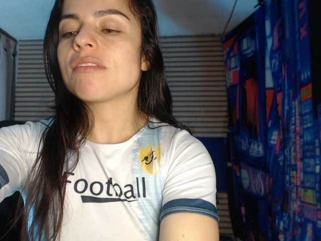 rosse2504 live cam on BongaCams