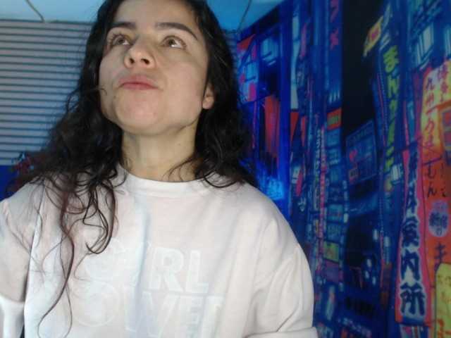 rosse2504 live cam on BongaCams