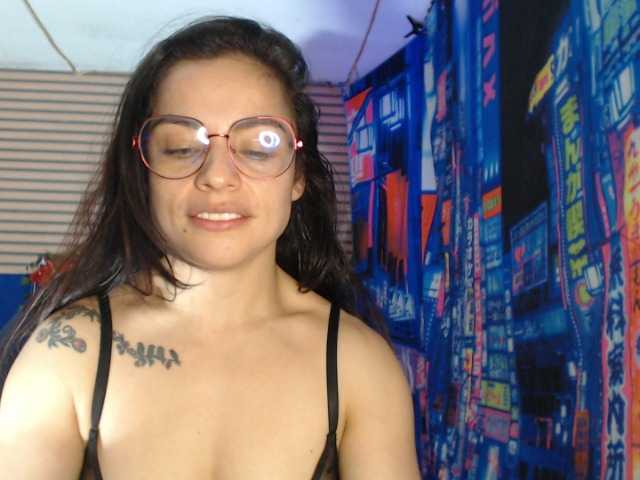 rosse2504 live cam on BongaCams