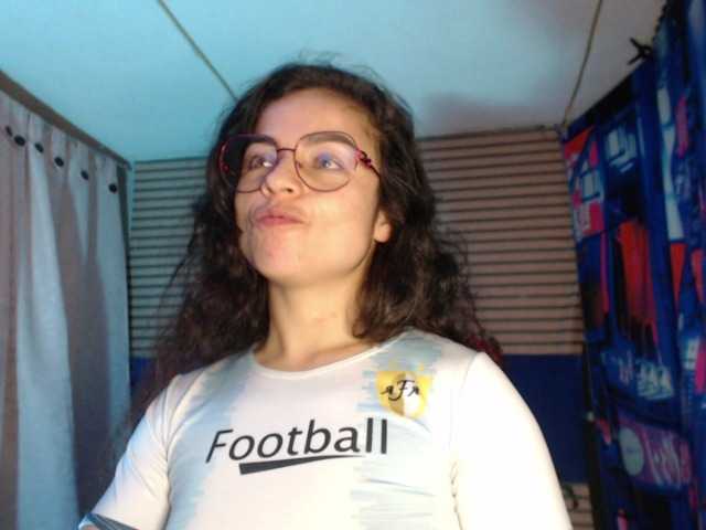 rosse2504 live cam on BongaCams