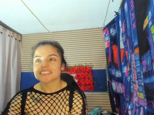 rosse2504 live cam on BongaCams