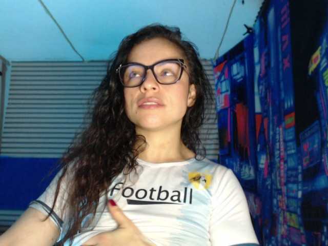 rosse2504 live cam on BongaCams