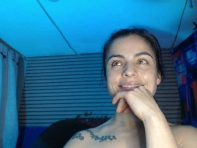 rosse2504 live cam on BongaCams