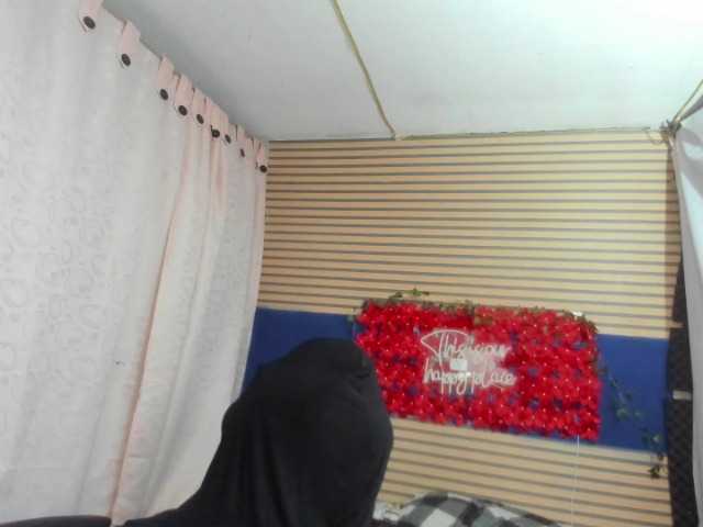 rosse2504 live cam on BongaCams