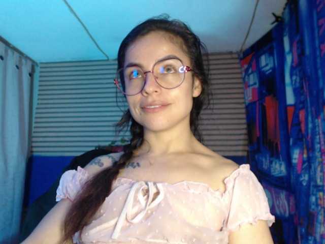 rosse2504 — live female cam