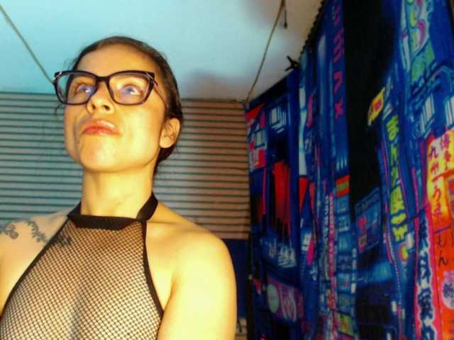 rosse2504 live cam on BongaCams