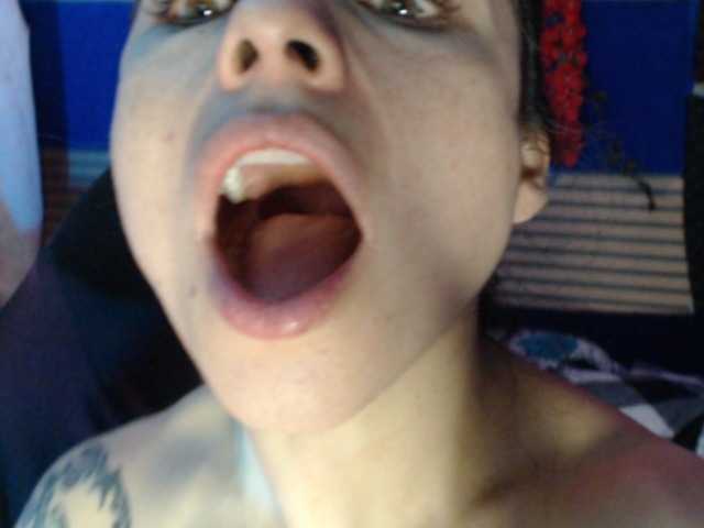 rosse2504 live cam on BongaCams