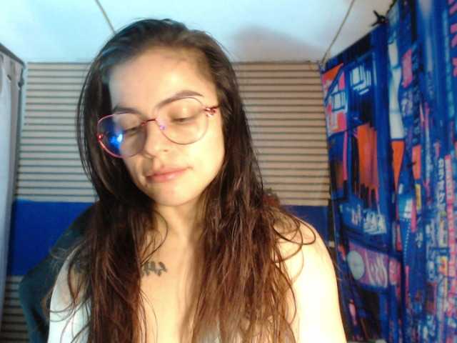 rosse2504 live cam on BongaCams